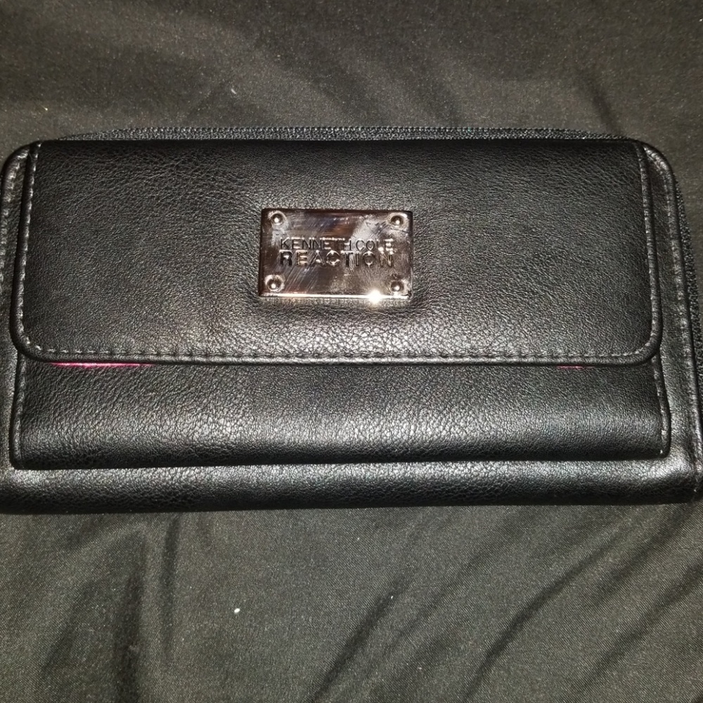 Kenneth Cole Reaction wallet